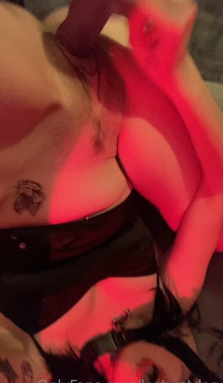 Lostwetdog ポルノモデル 写真