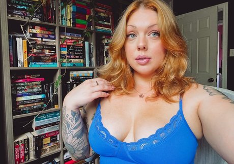 巨乳とお尻のOnlyFans アートポルノ 画像