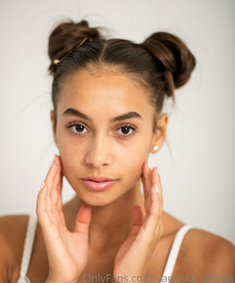 小柄なブロンドの熟女OnlyFans 美しいxxx 写真