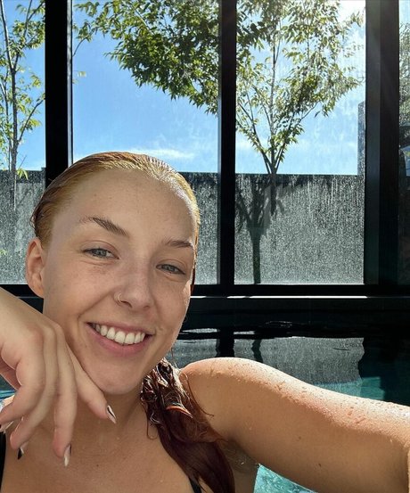 ゲイのラフなOnlyFans 美しい裸 画像