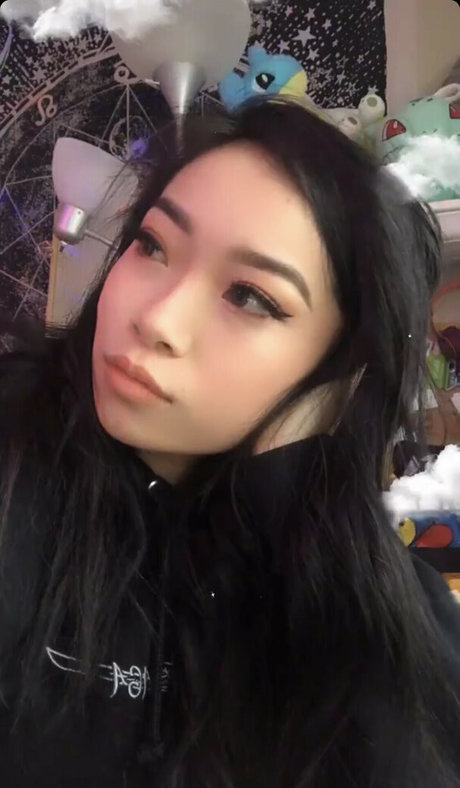 Fruitypoppin ポルノスター HD ギャラリー