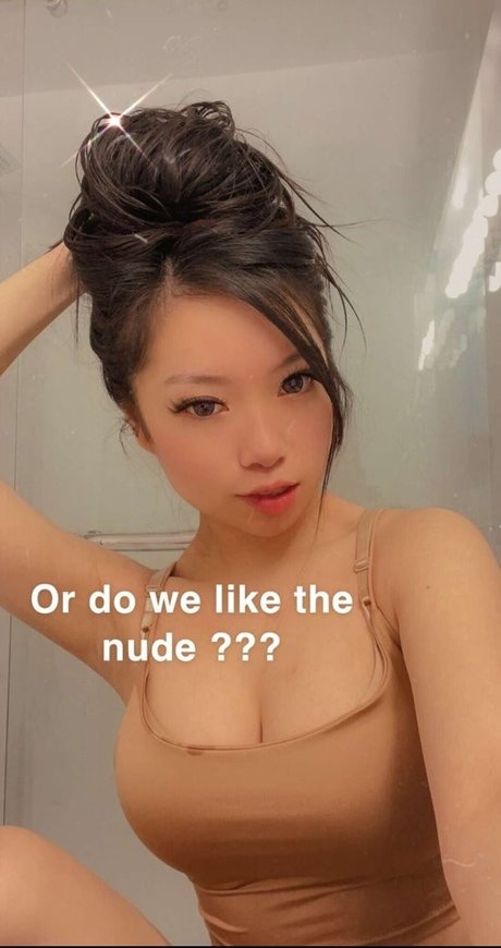 毛深いBBW OnlyFans セクシーヌード 画像