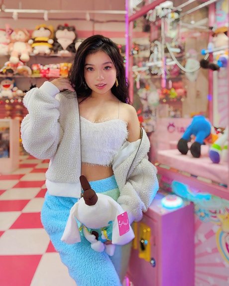 Fruitypoppin 美しいポルノスター 写真