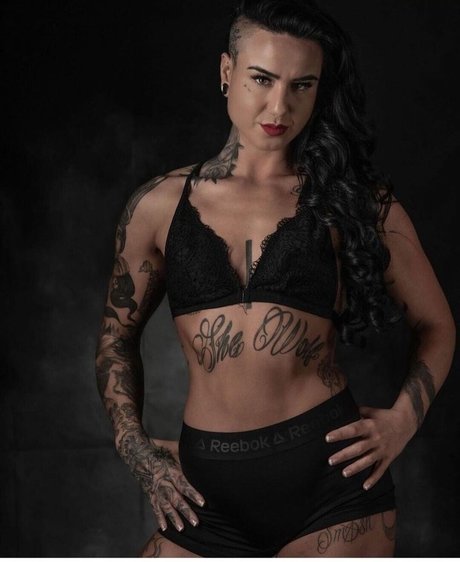 水中オンリーファン ホットヌード 写真