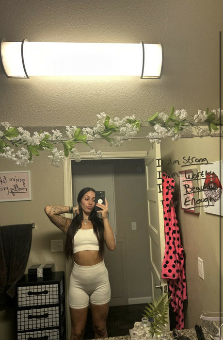 黒人フェムボーイOnlyFans 無料セクシー 画像