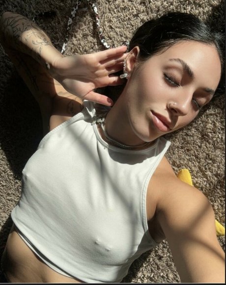 Tori Ortiz 美しいポルノスター 画像