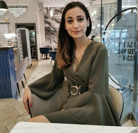 Szabolcs Szatmar Bereg 独占スター 写真