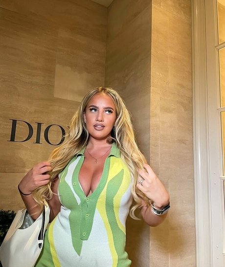 LAURA GOLD ヌードのポルノスター 写真