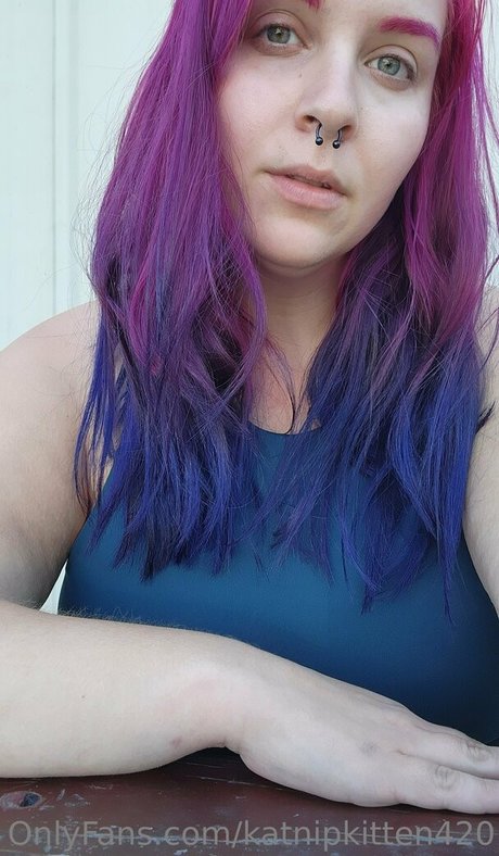 ブルネットの教師OnlyFans セクシーヌード 写真