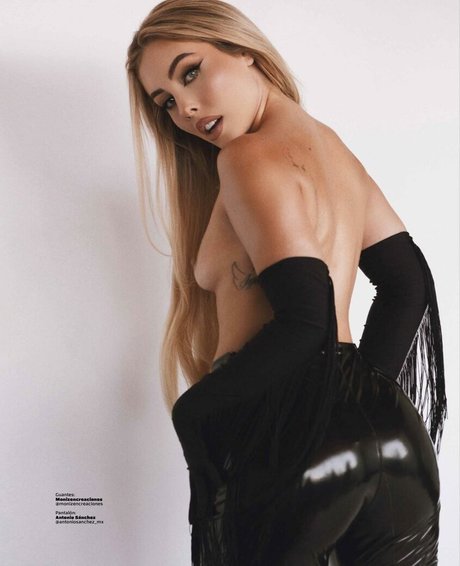 大きな黒いお尻のOnlyFans アート裸 ギャラリー