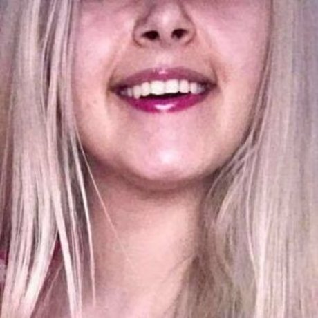 ブルネットの看護師OnlyFans 美しい裸 写真