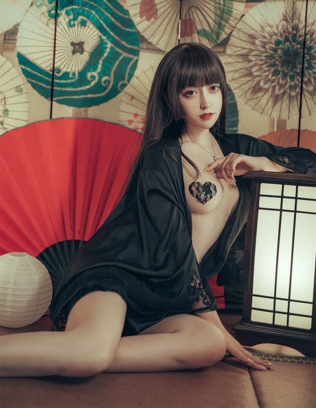 sama31598328 裸のモデル 写真