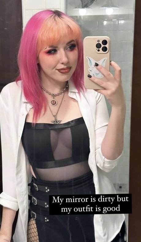 NotSaige XXXモデル ギャラリー