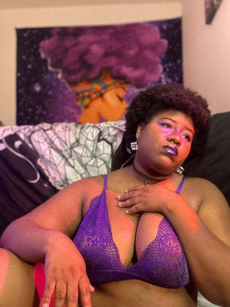 Novice of Mayhem ポルノスター セクシー 写真