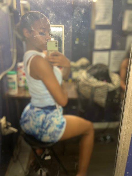 Pressure Nola 美しい女優 ギャラリー