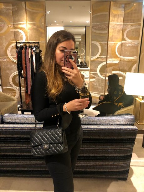 niki 裸のポルノスター 写真