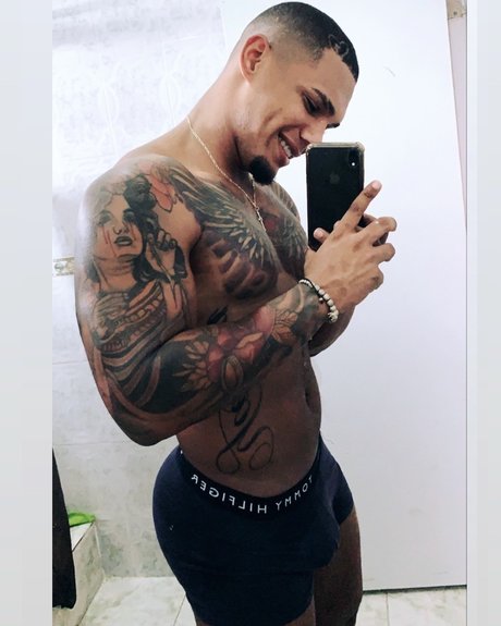 大きな白いチンポ OnlyFans 無料ヌード ギャラリー