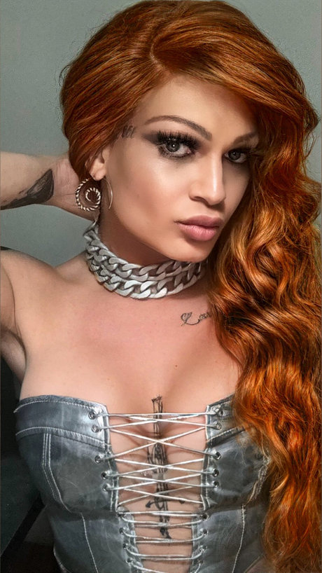 Omaina Duduva トップ女優 画像