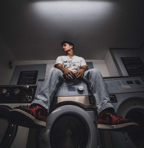 CryptoFomo セックスモデル 画像