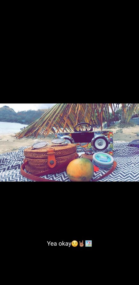 PoohKiie セクシーモデル 写真