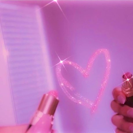 yours truly 裸モデル 画像