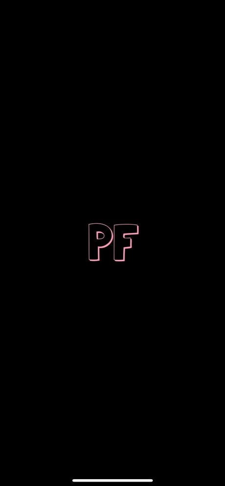 Petite Freak ヌードモデル 写真