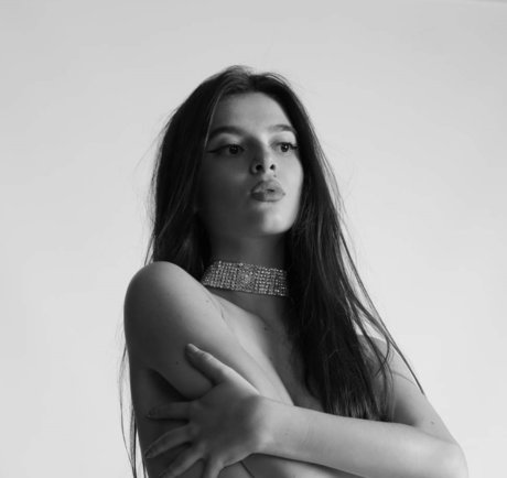 Raducu Daniela ポルノスター パーフェクト 写真