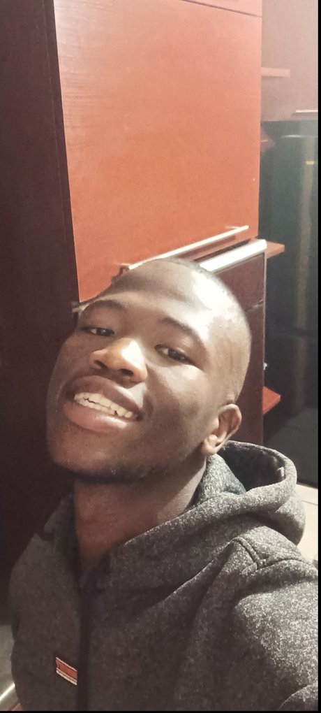 Quincy Samael 裸の女優 写真