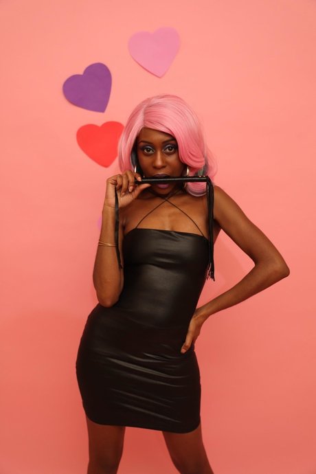 QnGoddess AlmndBetty セクシー女優 写真