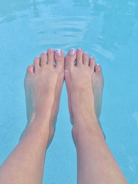 PrettyLeoFeet ポルノスター ヌード 写真