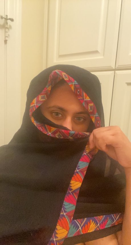 曲線美の黒檀OnlyFans ヌード 画像