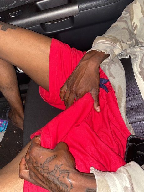 Ky Mo スター ヌード 画像