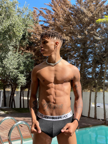 Kevin Olivera セクシー女優 ギャラリー