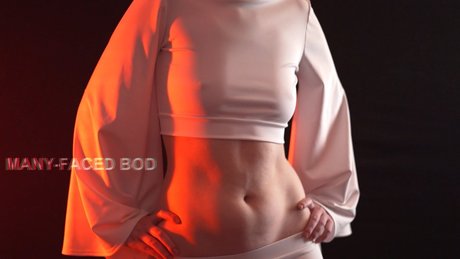 Many Faced Bod 高品質モデル 写真