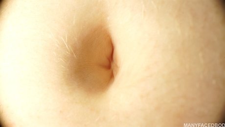 Many Faced Bod ポルノスター ヌード 写真