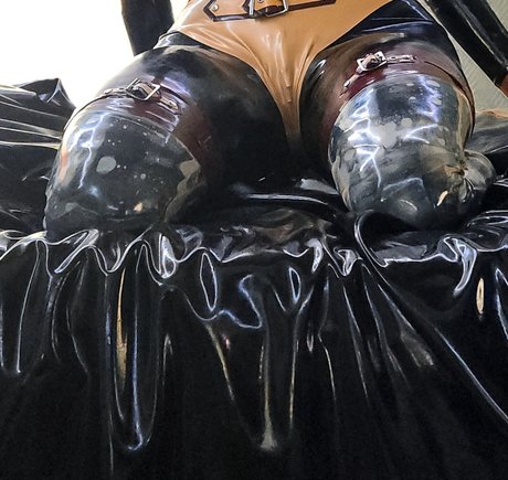 Ariana cat42 セックス女優 写真