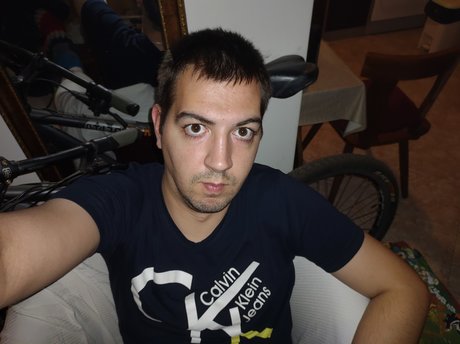 Marko Ilic ホットなポルノスター 写真