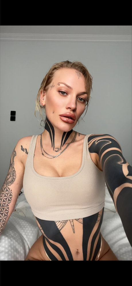 Bambyblaze ヌードのポルノスター 写真