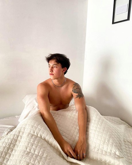 Baby Asmodeus 無料モデル 写真