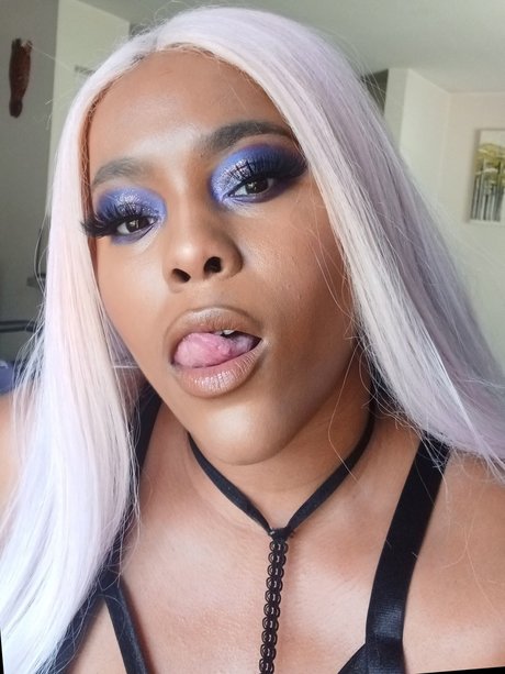 Bambi whitemore ヌードのポルノスター 写真