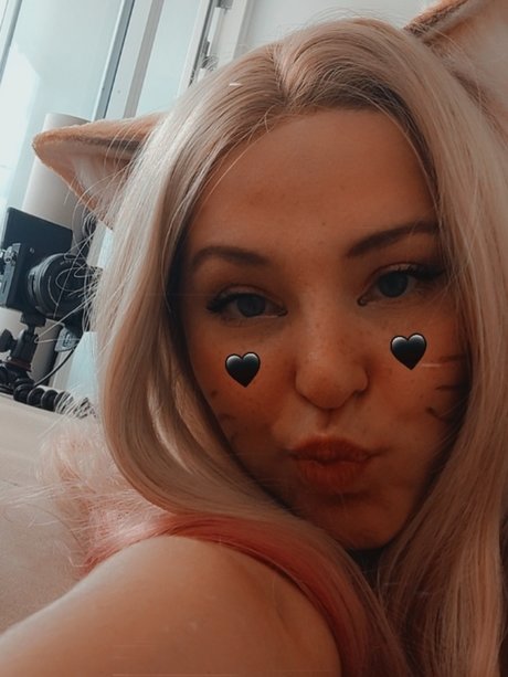 _nani on indefinite leave_ ポルノスター 写真