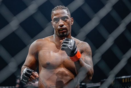 ニューハーフ巨乳OnlyFans アート裸 アーカイブ