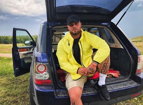 Chubby Tattooed Daddy_ トップ女優 写真