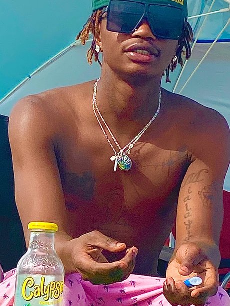 Yes It s Me_ セクシー女優 写真