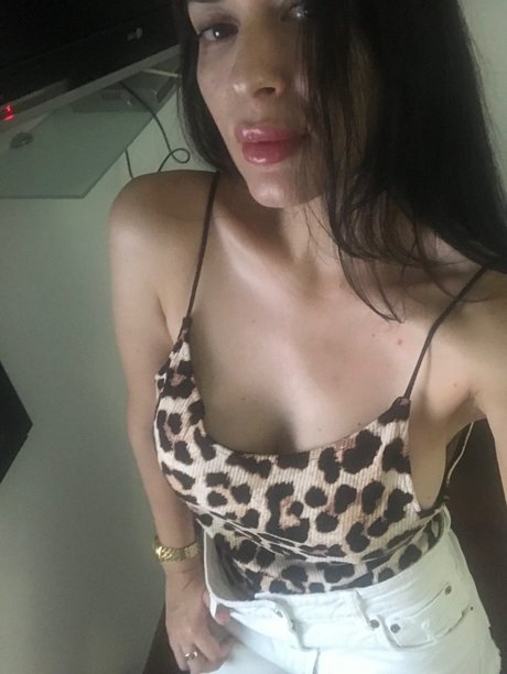 Maru アートモデル 写真