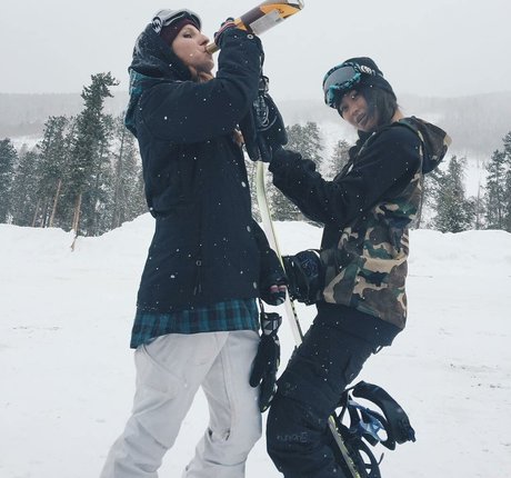 姉妹OnlyFans ヌード 写真