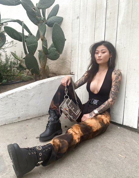 Mae Col トップ女優 写真