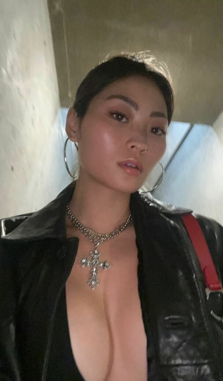 Mae Col エロティックなスター 画像