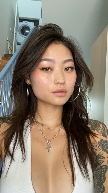 Mae Col 美しい女優 写真