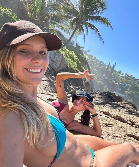 おばあちゃんの巨乳OnlyFans HD 写真